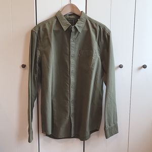 Levi's NWT Standard Button Down Shirt - Large - Army Green